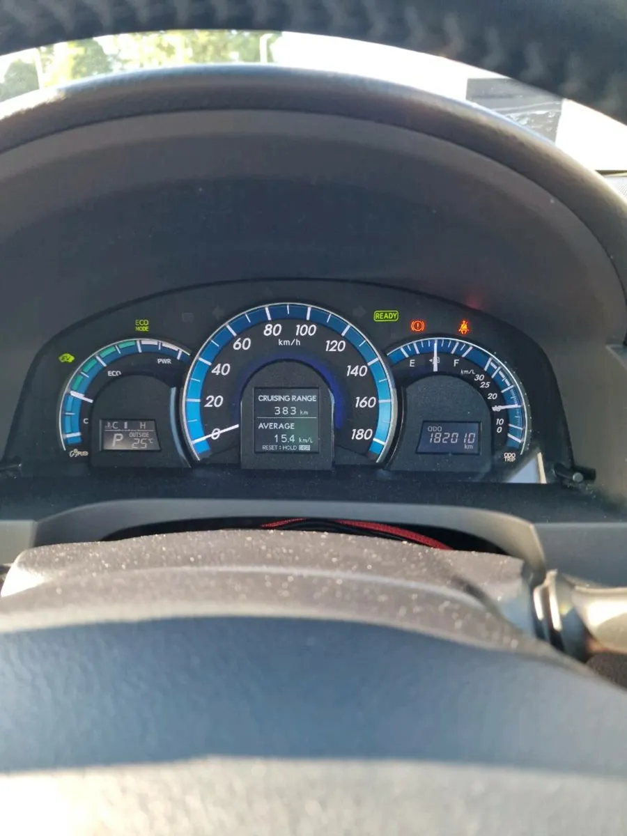 2013 Toyota Camry hybrid - Image 3