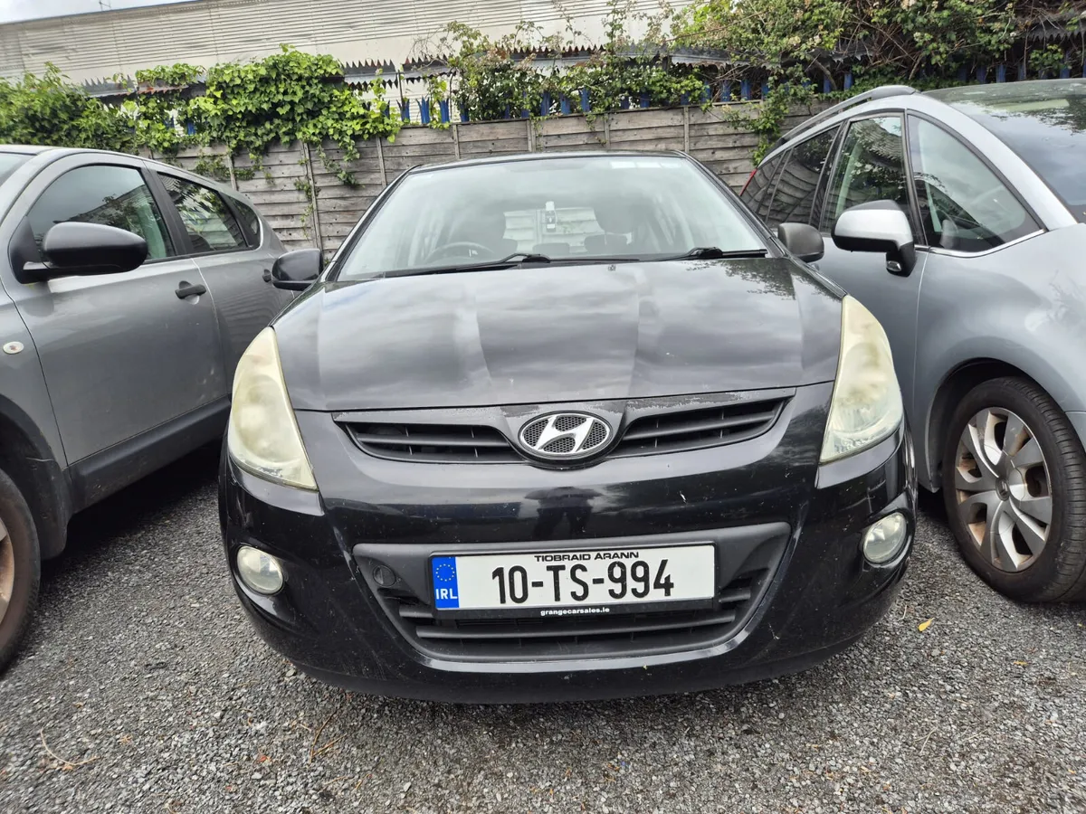 Hyundai i20 2010 Very Low Milage - Image 3