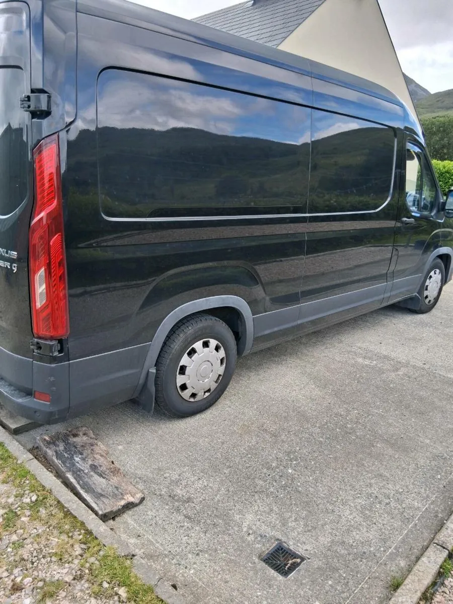 Commercial  vehicle - Image 1