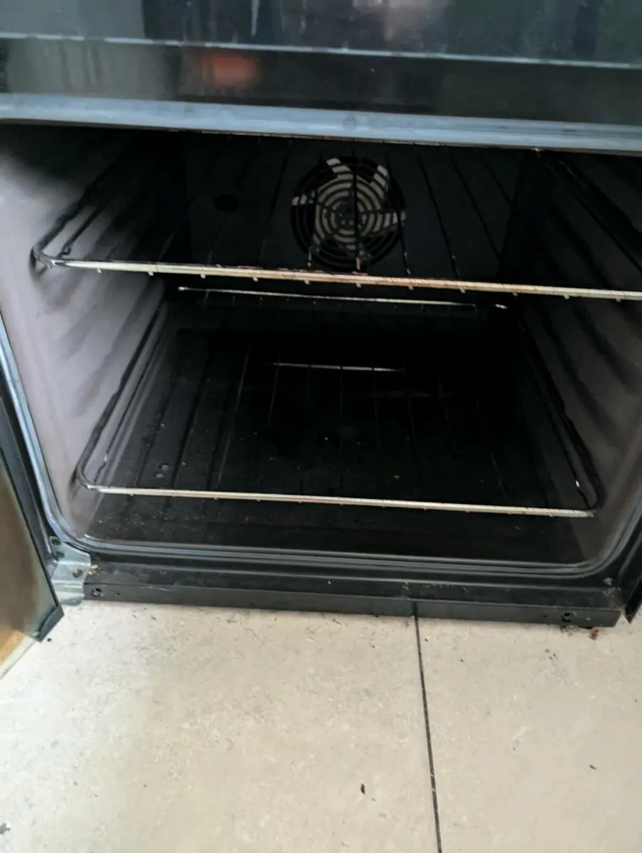 Fridge and Cooker - Image 3