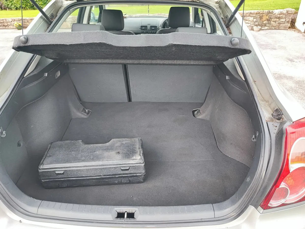 Toyota Avensis 2009 - Image 4