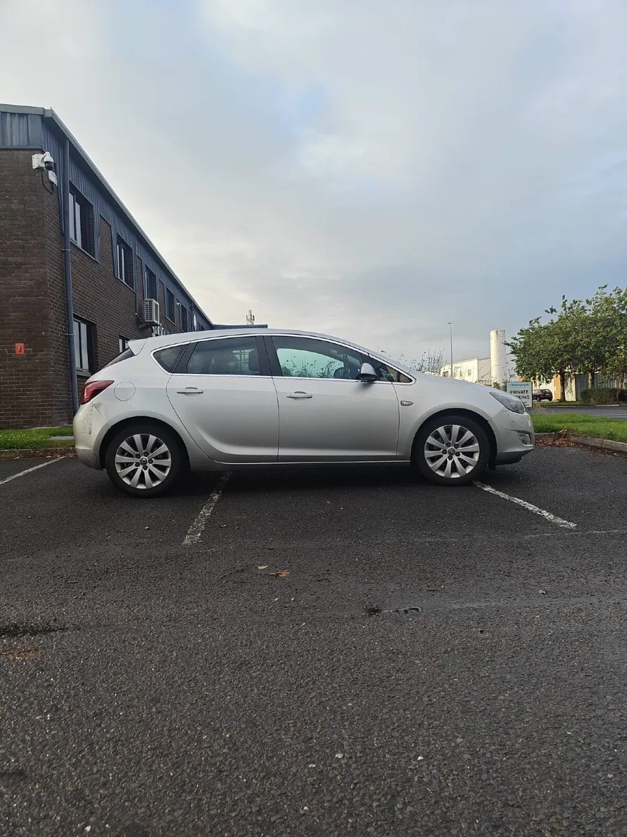 Vauxhall Astra 2012 - Image 2