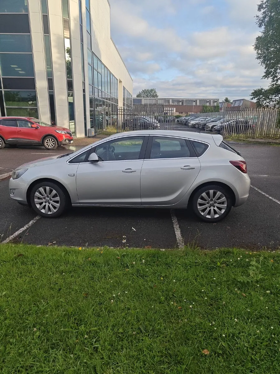 Vauxhall Astra 2012 - Image 1