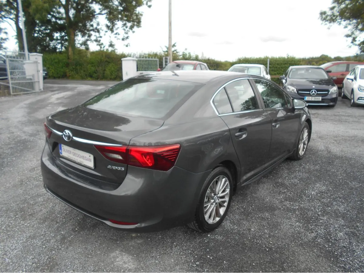 Toyota Avensis 1.6 D-4d Business Edition - Image 2
