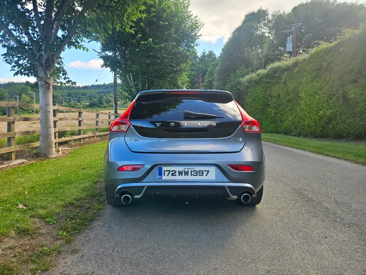 Volvo V40 2.0 D4 R-design 190HP 5DR 2017 - Image 2