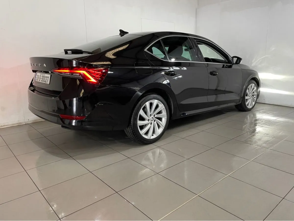 Skoda Octavia Style 2.0 TDI 115HP Automatic Full - Image 3