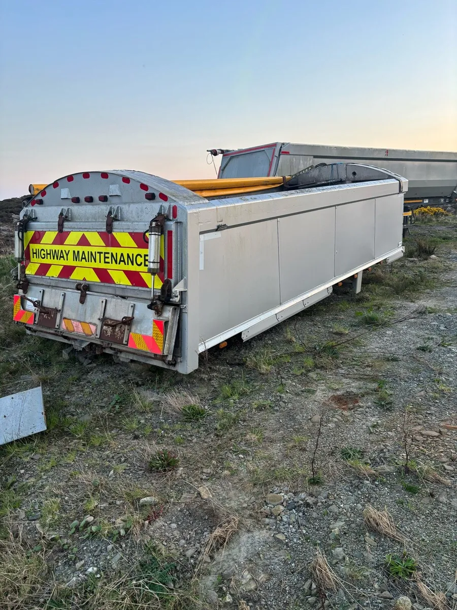 Volvo Tar spec tipper body - Image 1