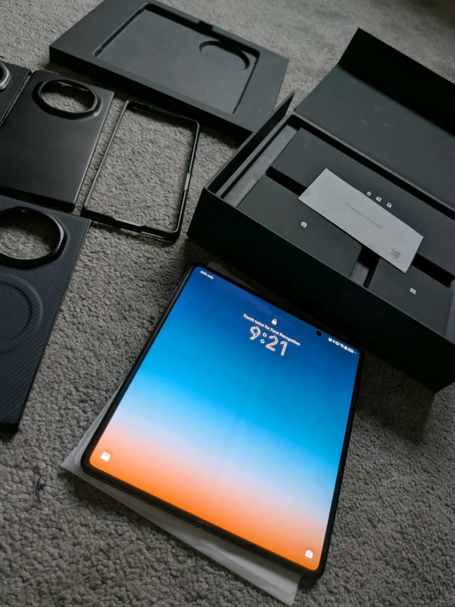 Honor Magic V3 *Unlocked* 512GB - Image 2