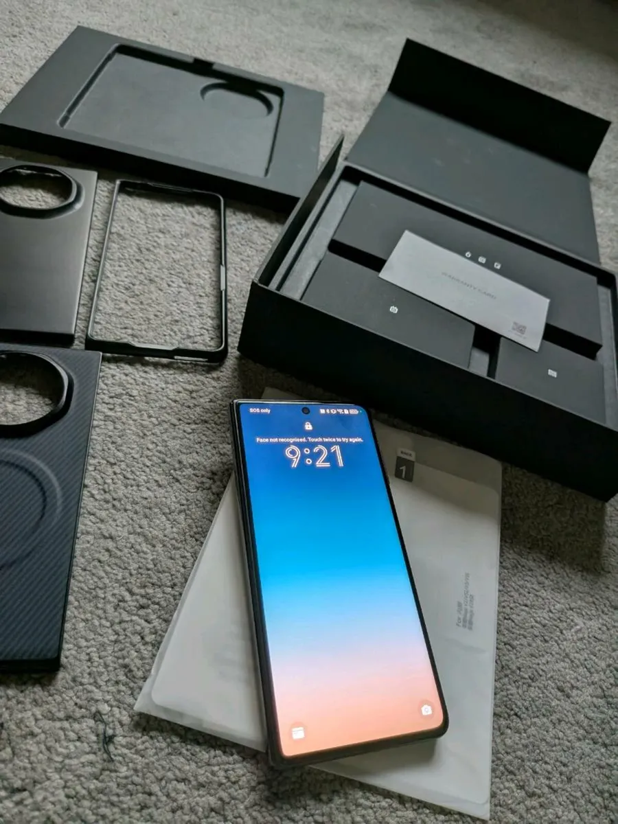 Honor Magic V3 *Unlocked* 512GB - Image 3