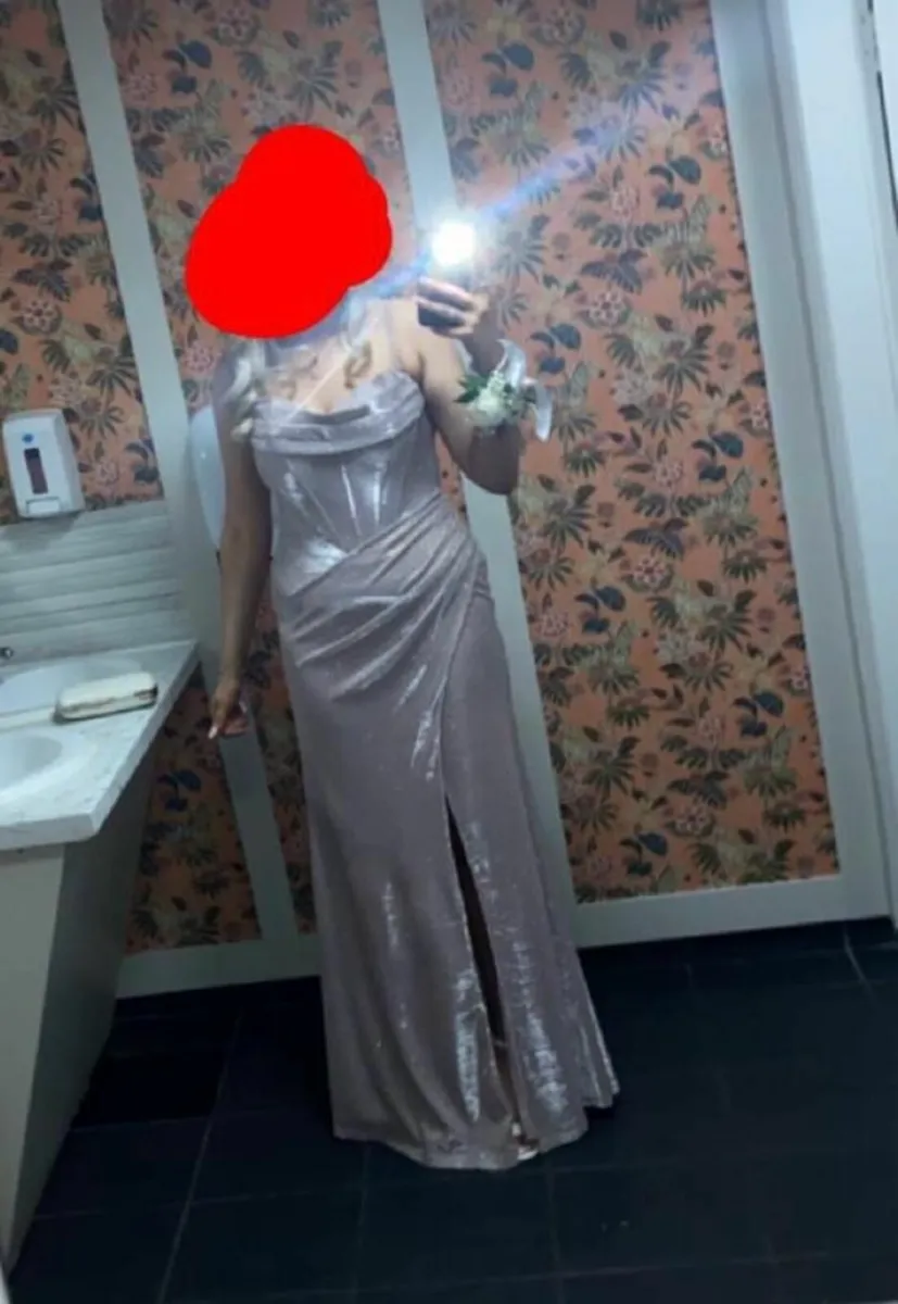Debs dress - Image 2