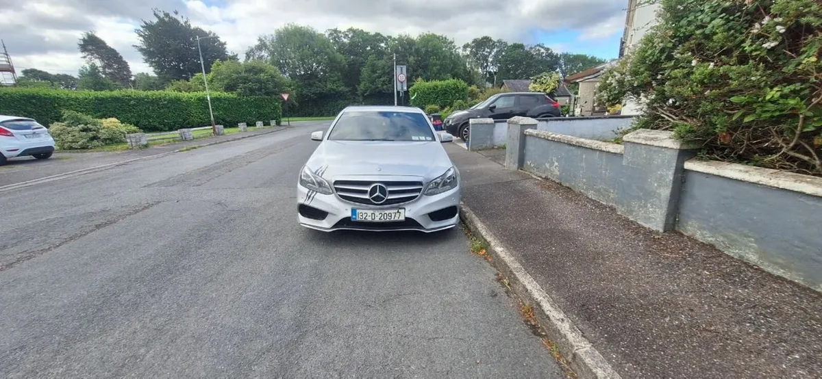 Mercedes-Benz E-Class 2013 - Image 2