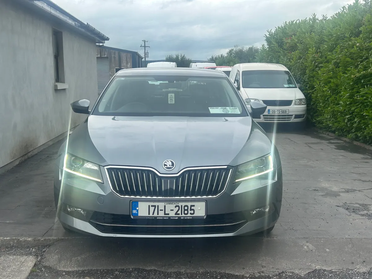 Skoda Superb 2017 - Image 2