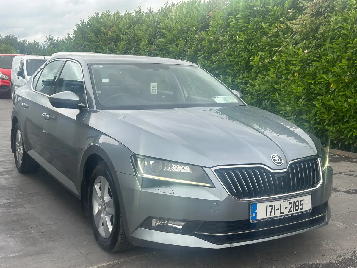 Skoda Superb 2017 - Image 1