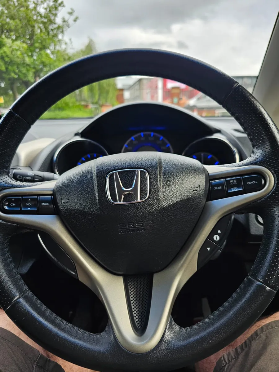 Honda Fit 2013 Automatic Hybrid - Image 4