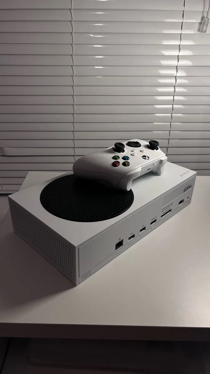 Xbox Series S 512GB - Image 1