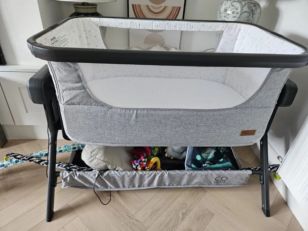 Baby Electric Bedside Crib - Image 1
