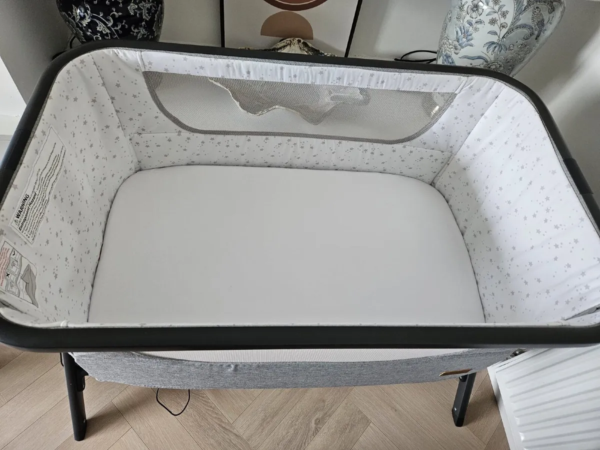 Baby Electric Bedside Crib - Image 2