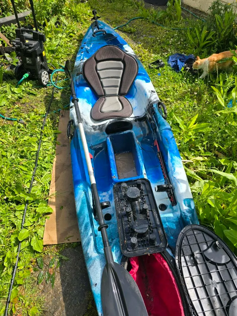 13 foot kayak - Image 2