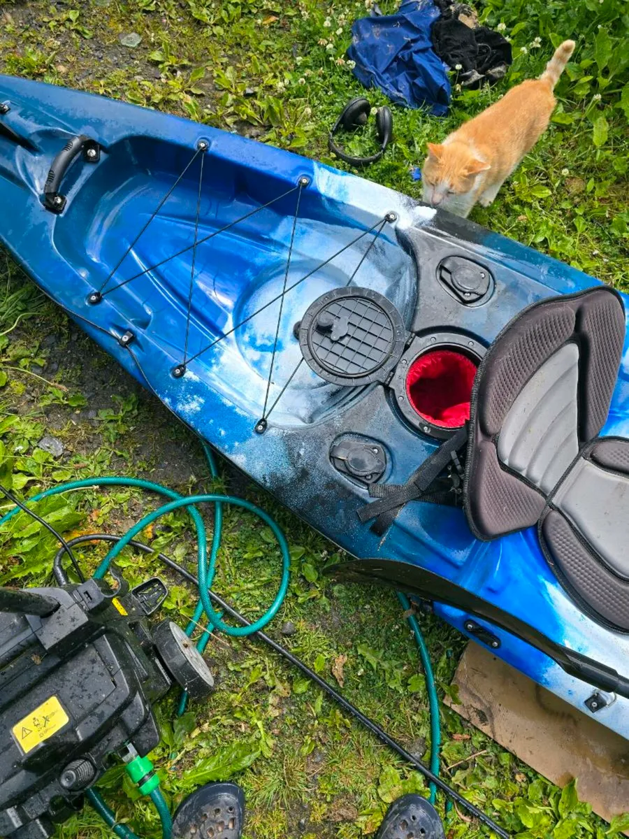 13 foot kayak - Image 4
