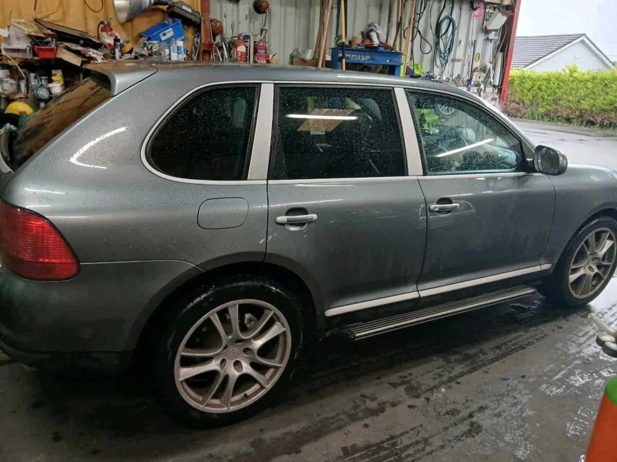 PORSCHE CAYENNE V8 - Image 2