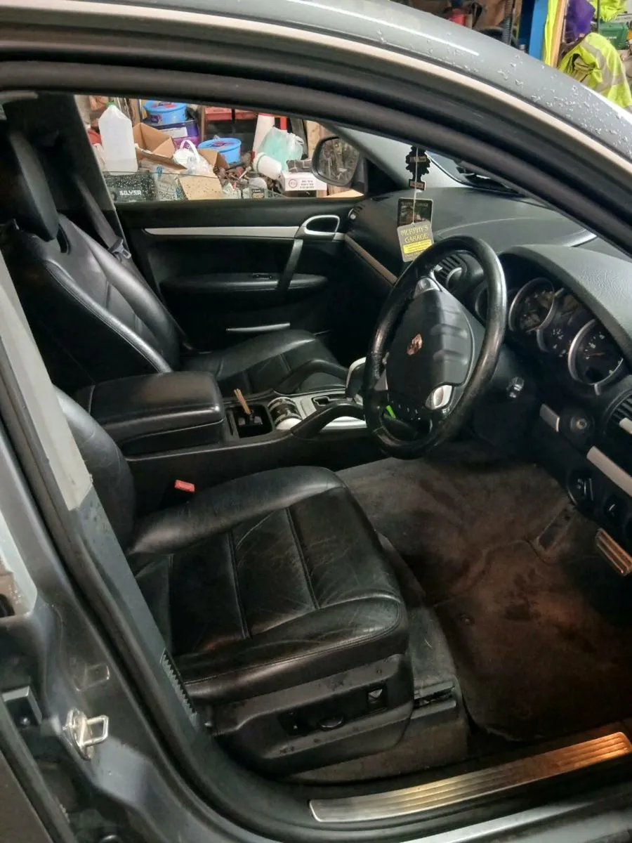 PORSCHE CAYENNE V8 - Image 4