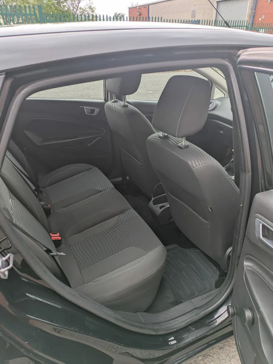 Ford Fiesta - Image 4