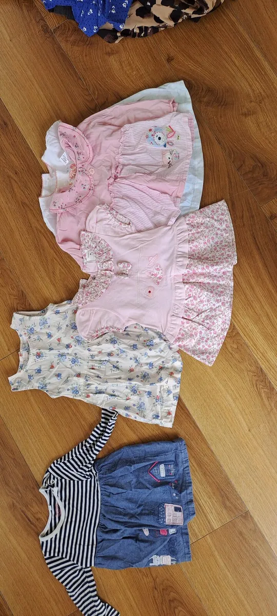 Baby girls clothes - Image 1