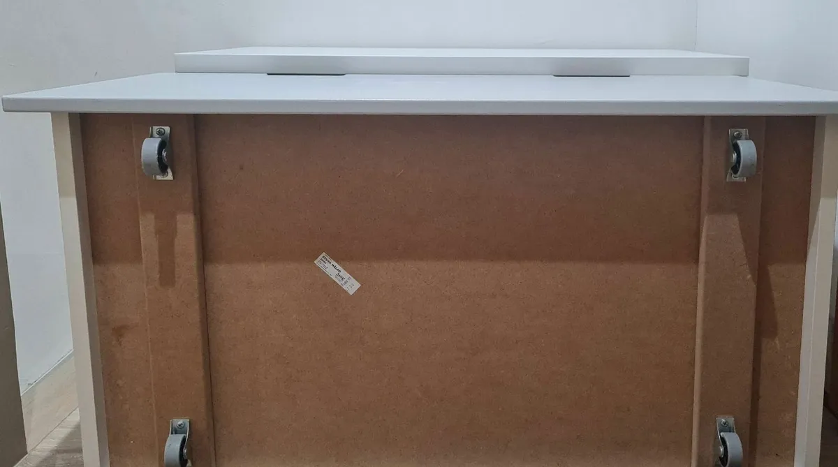Toy storage, blanket bench. - Image 4