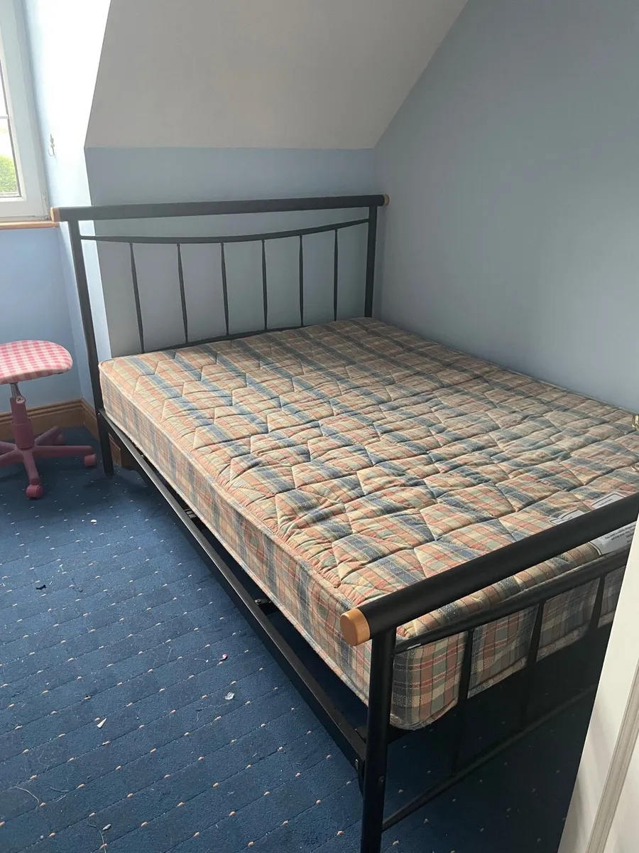 Bed - Image 1