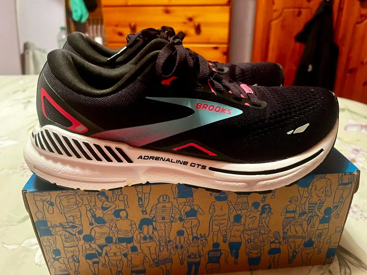 Brooks women’s running shoes - Image 2