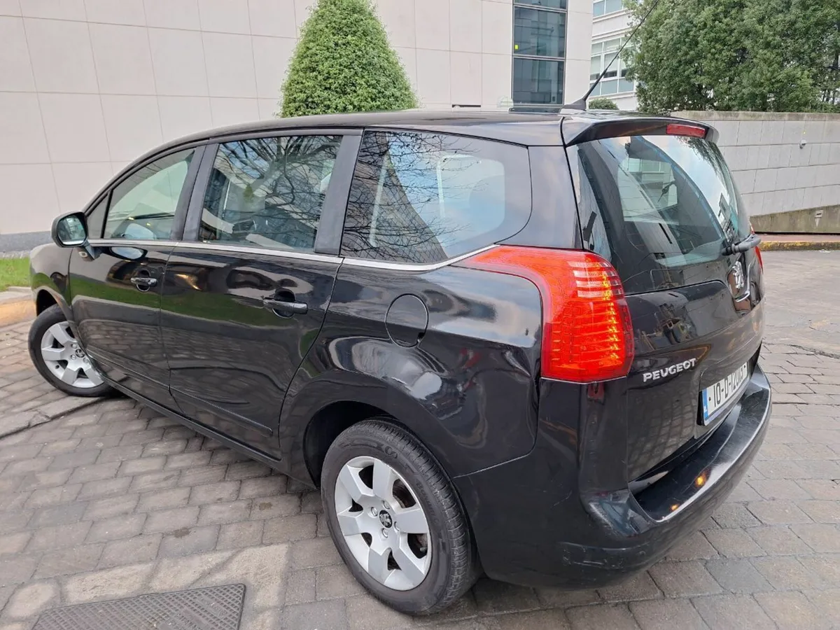 Peugeot 5008 2010 1.6D - Image 4