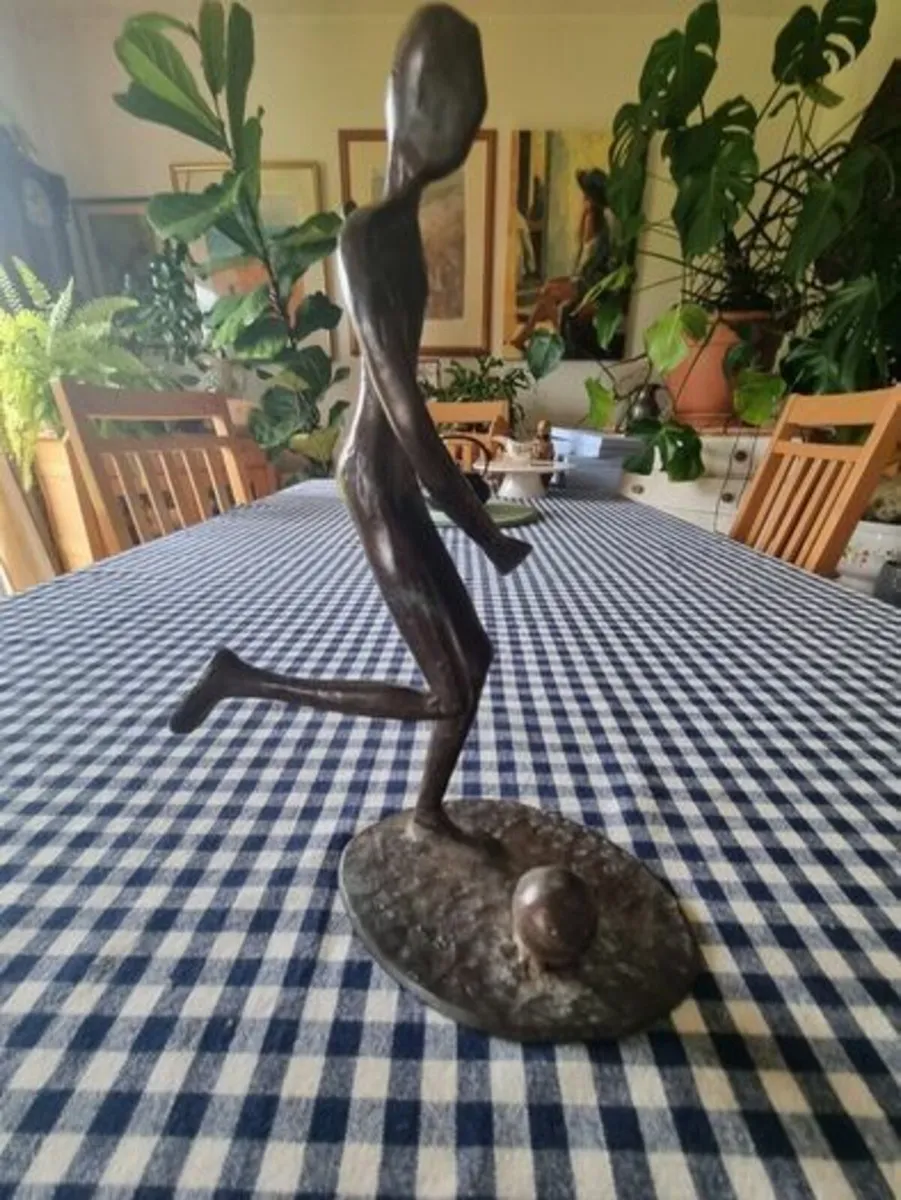 Vintage brass figurine of a football player - Image 3