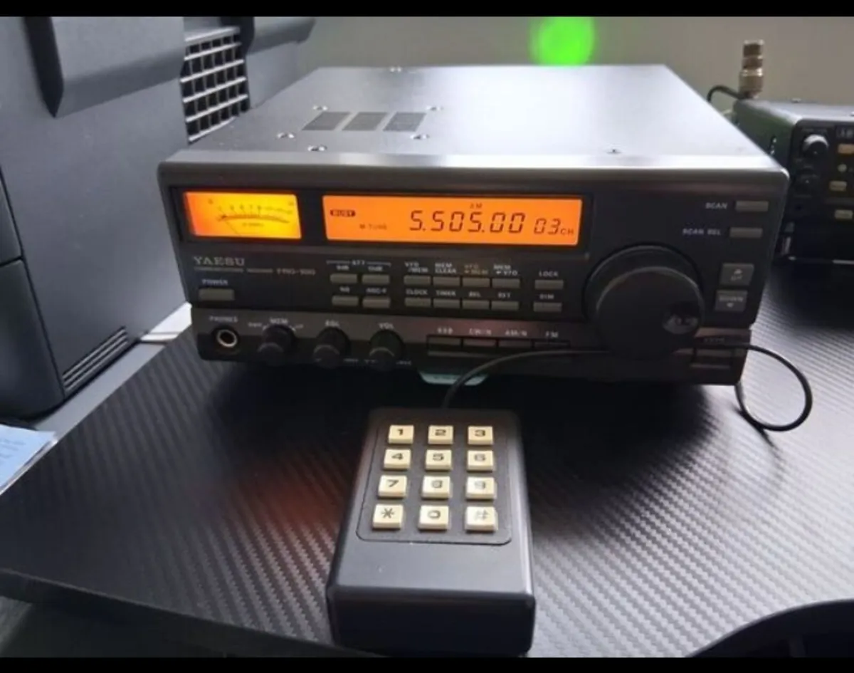 YAESU FRG 100 COMMUNICATIONS RECEIVER - Image 1