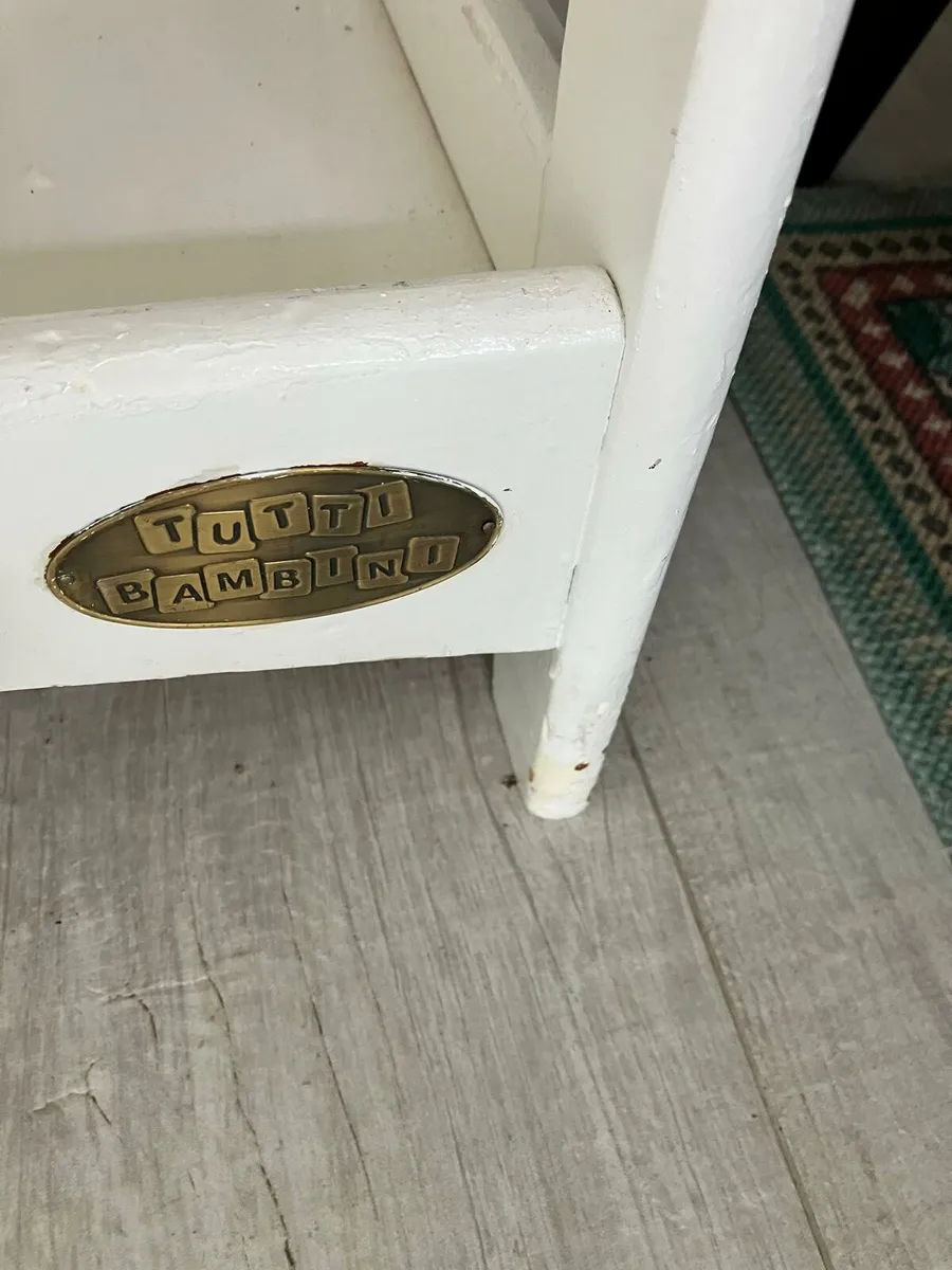Changing Table - Image 3