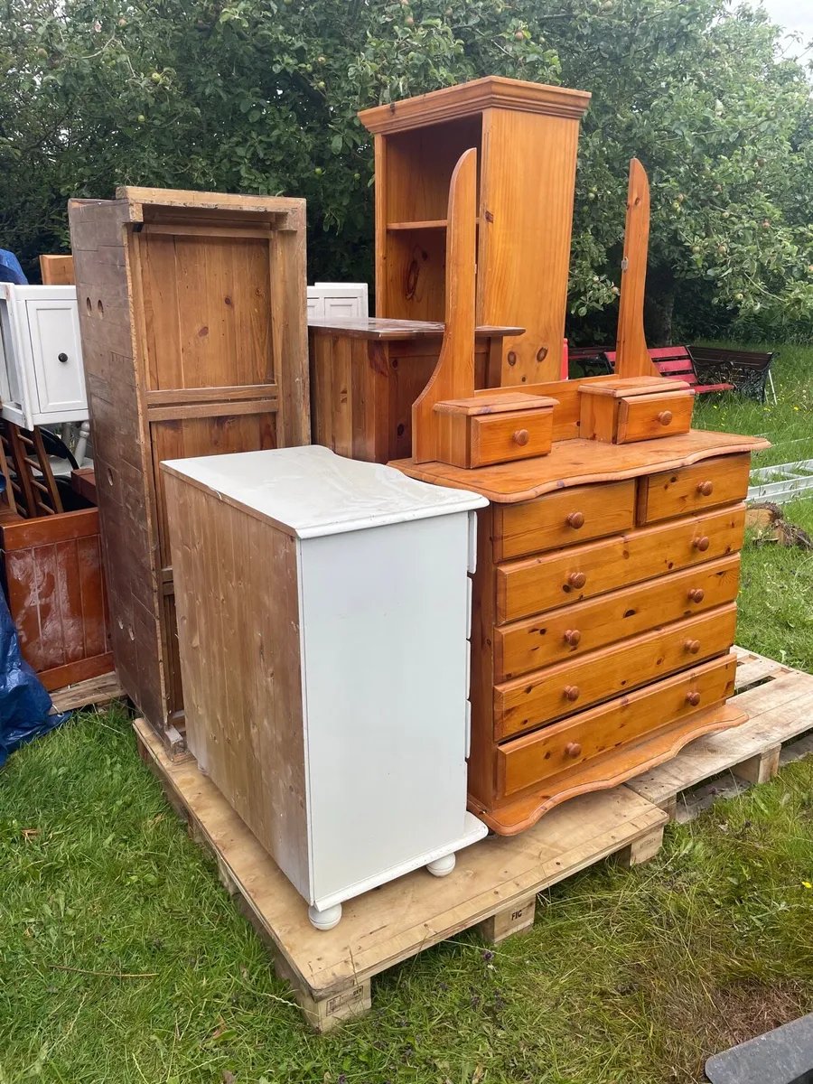 Furniture clear out sale - Image 1