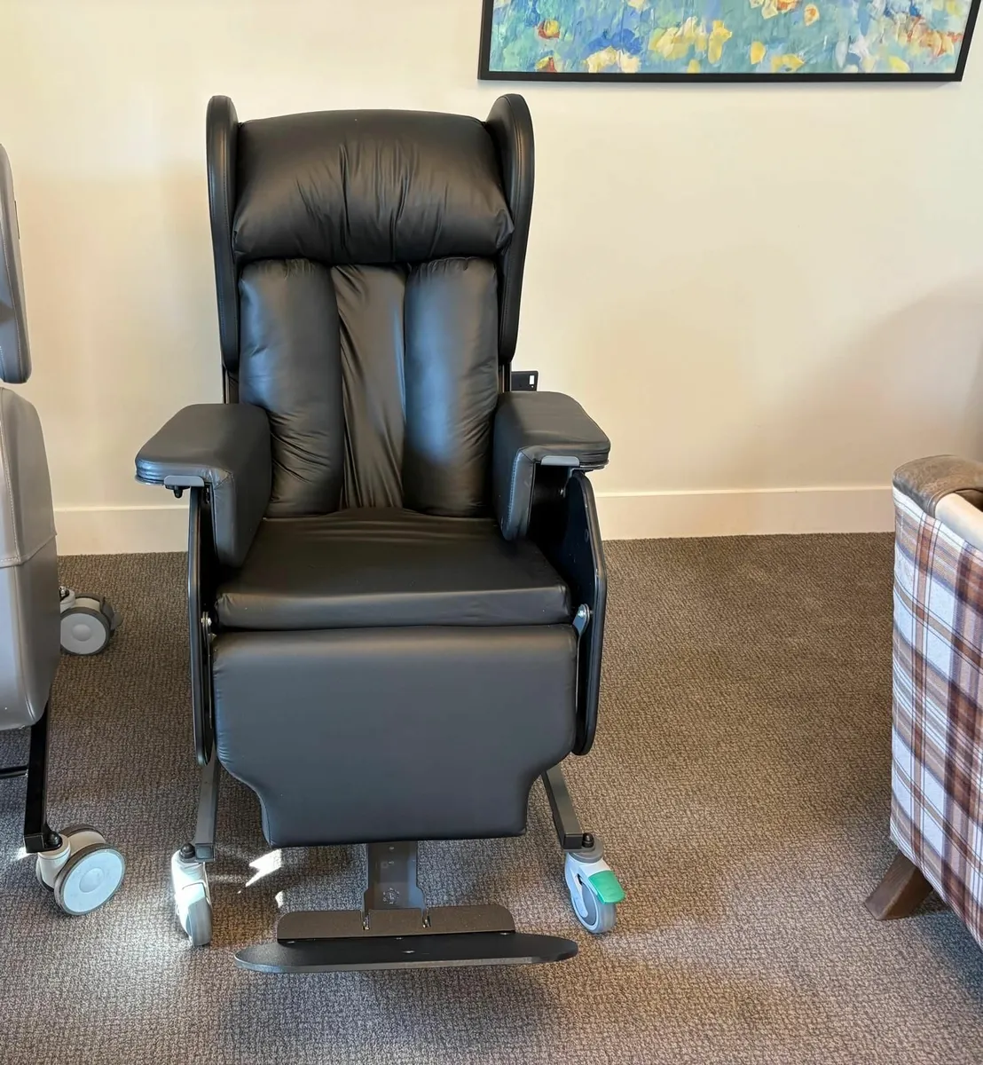 Milano Tilt-In Space Medical Chair - Image 1