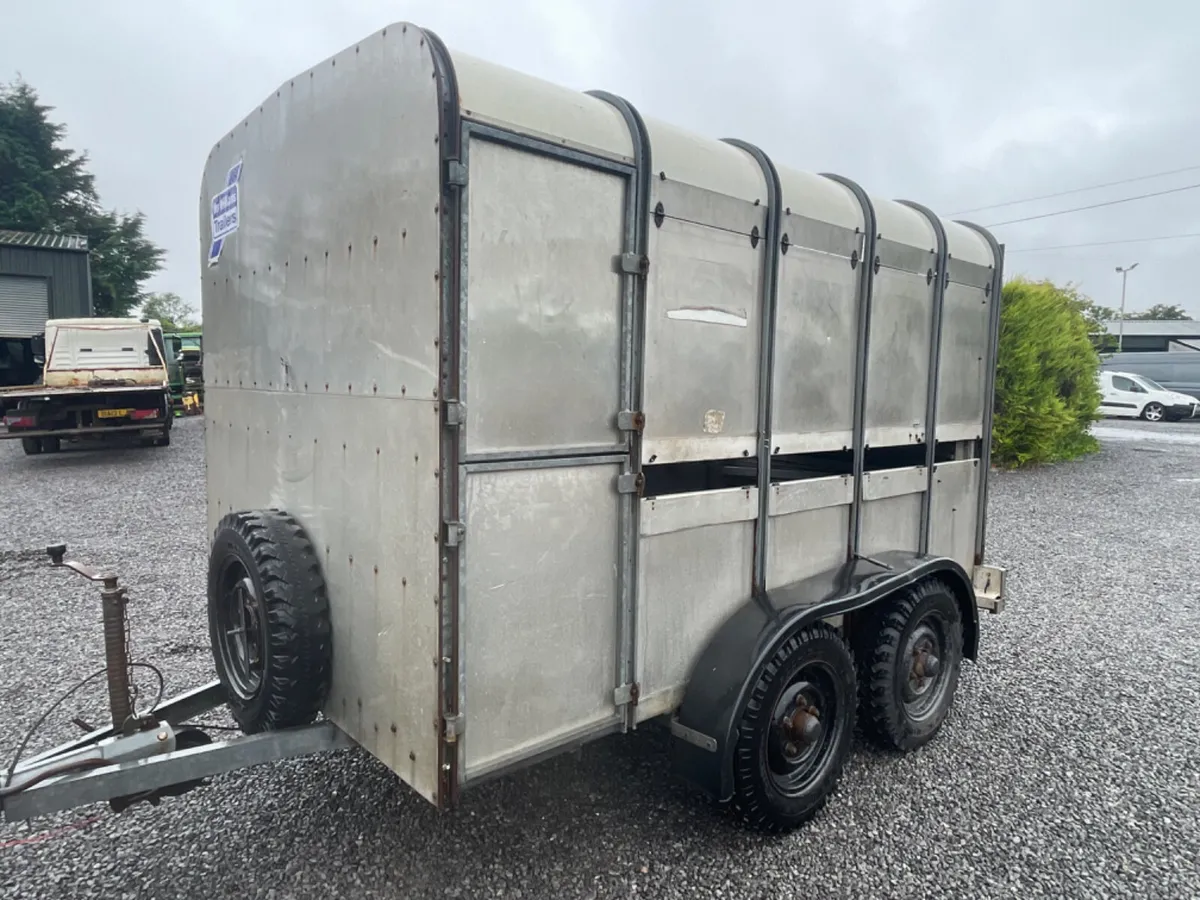 Ifor Williams 10ft x 6ft cattle trailer - Image 1