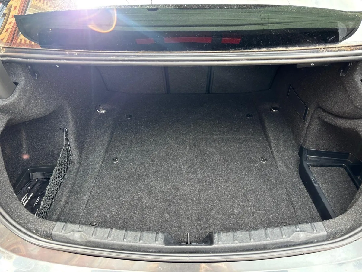 BMW 3-Series 2012 - Image 2