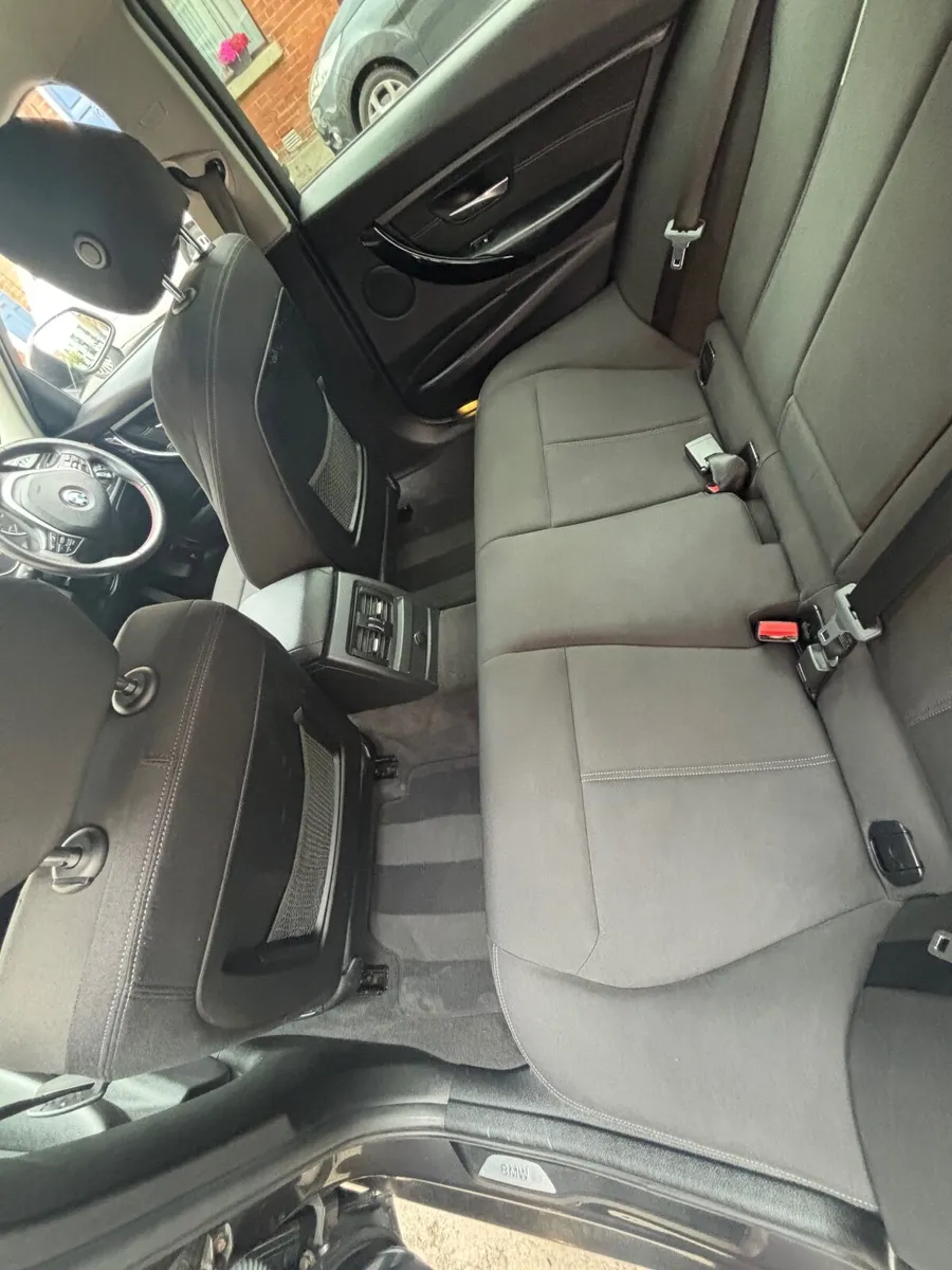 BMW 3-Series 2012 - Image 3