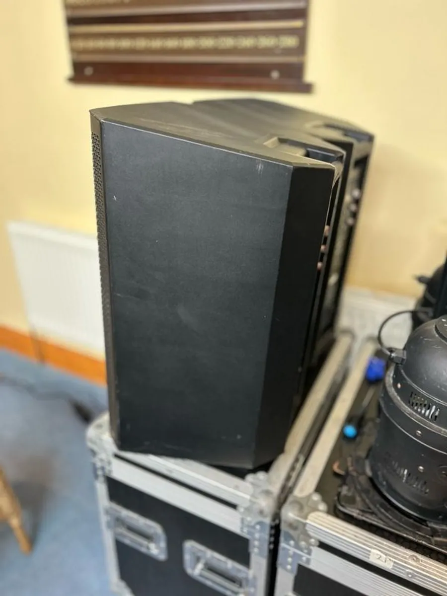 EV ZLX 12p powered speakers - Image 4