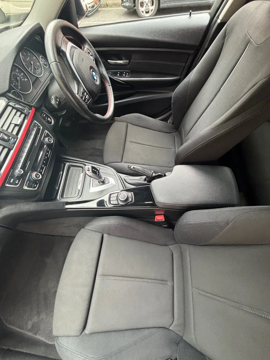 BMW 3-Series 2012 - Image 4