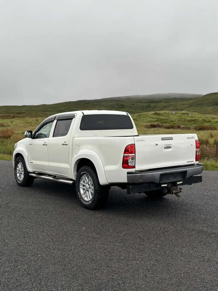 Toyota hilux - Image 3