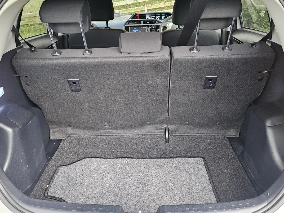 2015 Toyota aqua  hybrid  . Automatic €7990 - Image 4