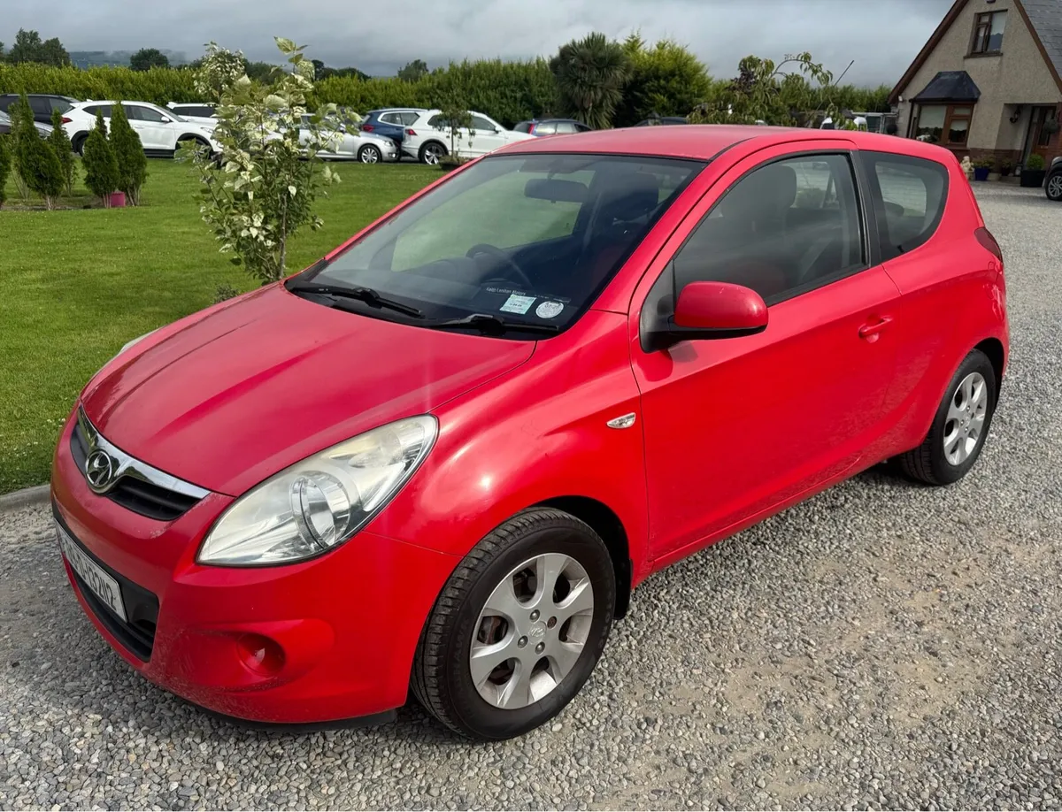 Hyundai i20 - Image 2