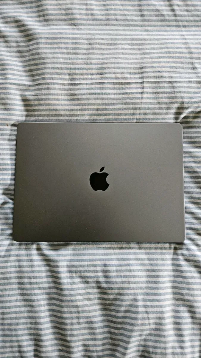 Apple MacBook Pro 14' (2021) M1 1TB SSD 16GB RAM - Image 2