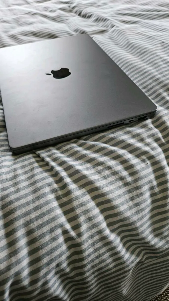 Apple MacBook Pro 14' (2021) M1 1TB SSD 16GB RAM - Image 4