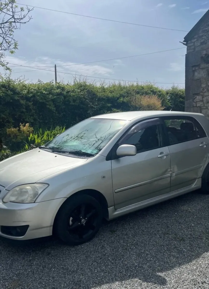 Toyota Corolla 2004 - Image 2