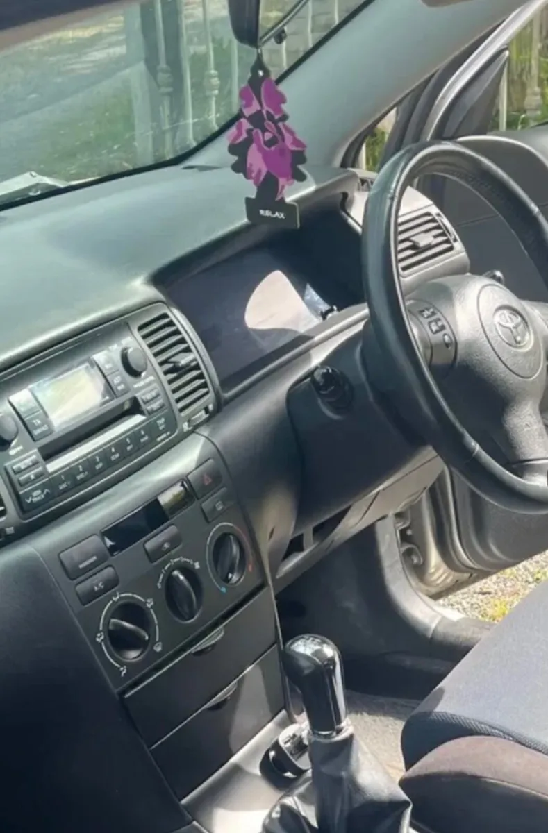 Toyota Corolla 2004 - Image 3