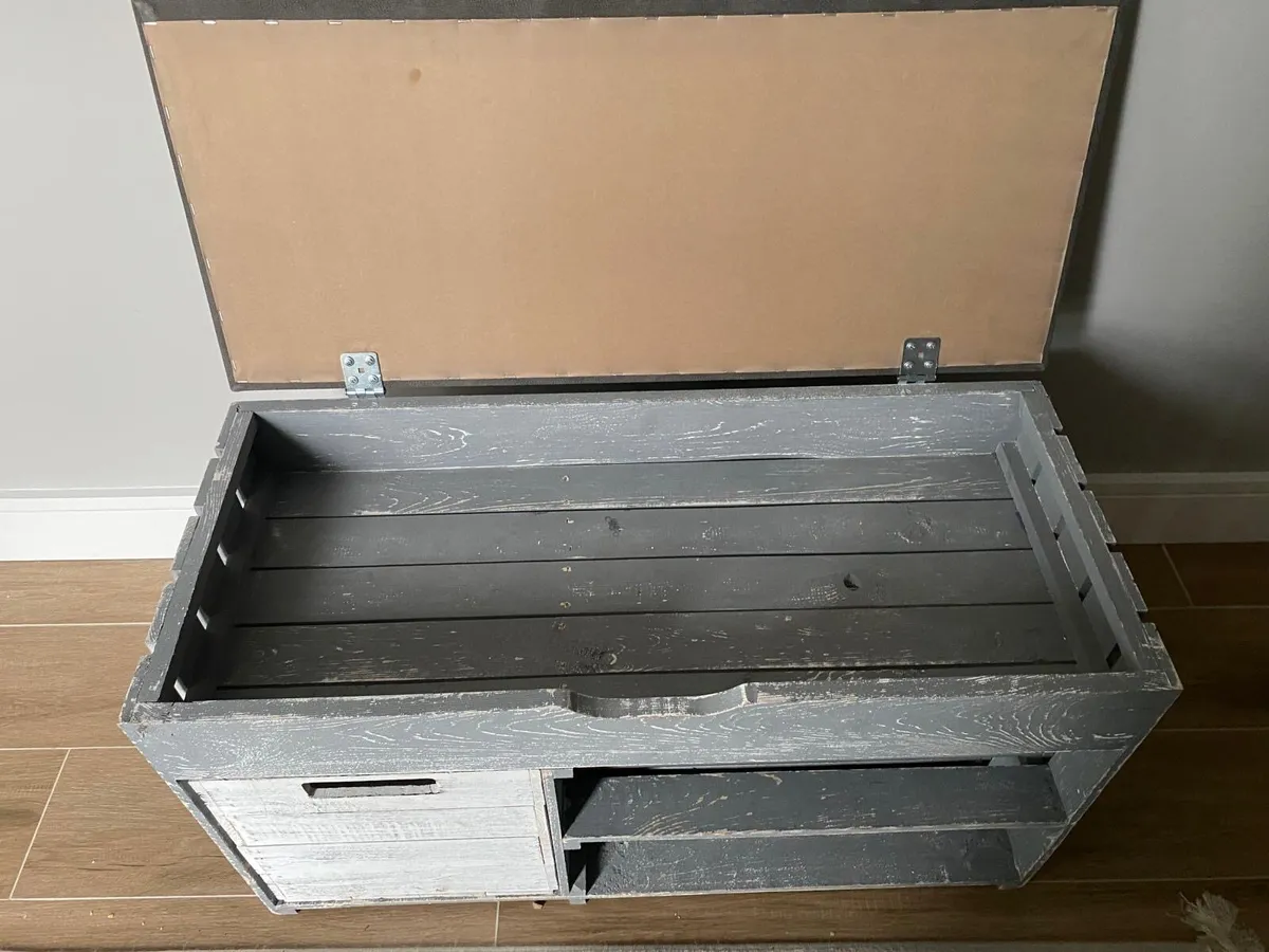Bench - Image 3