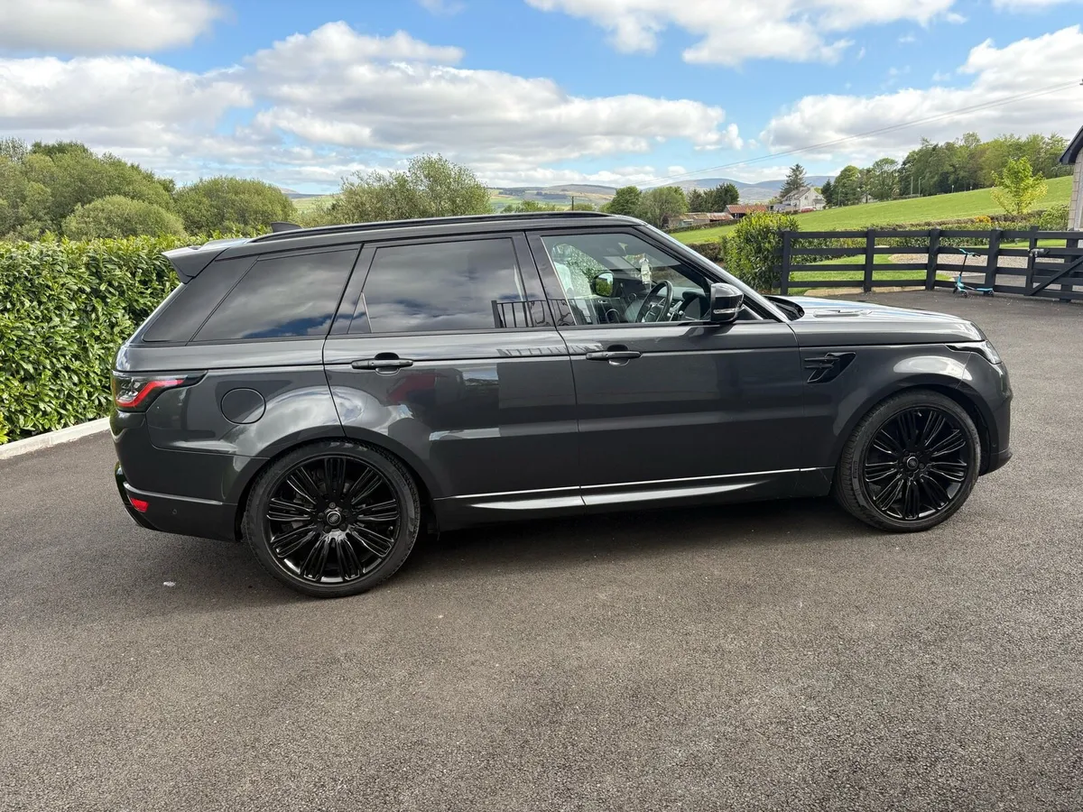2019 Range Rover sport HSE dynamic - Image 3